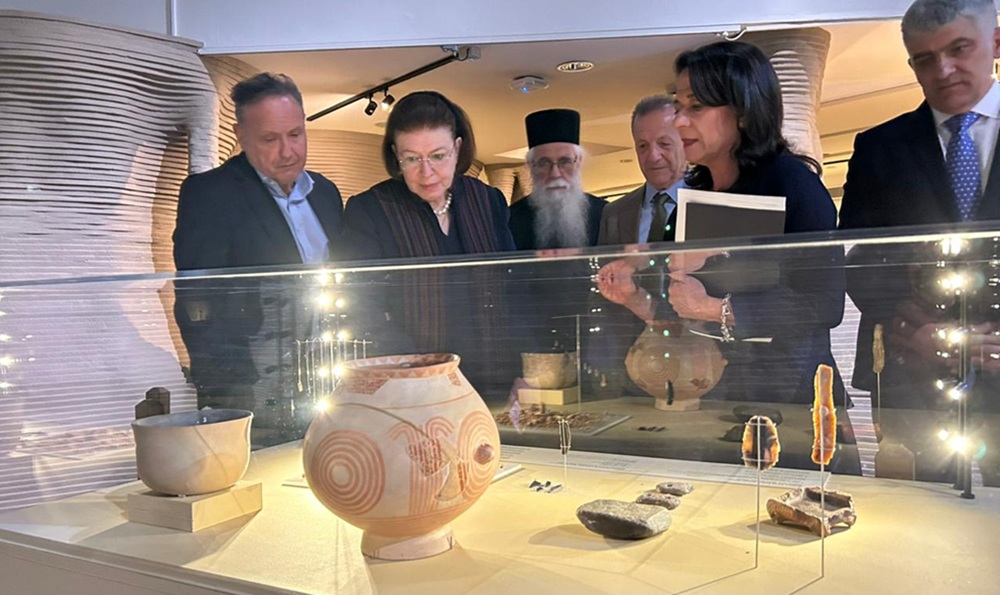 Σπύρος Αγγελούδης, Λίνα Μενδώνη ,Γέρων Χριστόφορος Ιβηρίτης, Αντρέας Ντάρλας, Αναστασία Γκαδόλου, Φώτης Γεωργιάδης