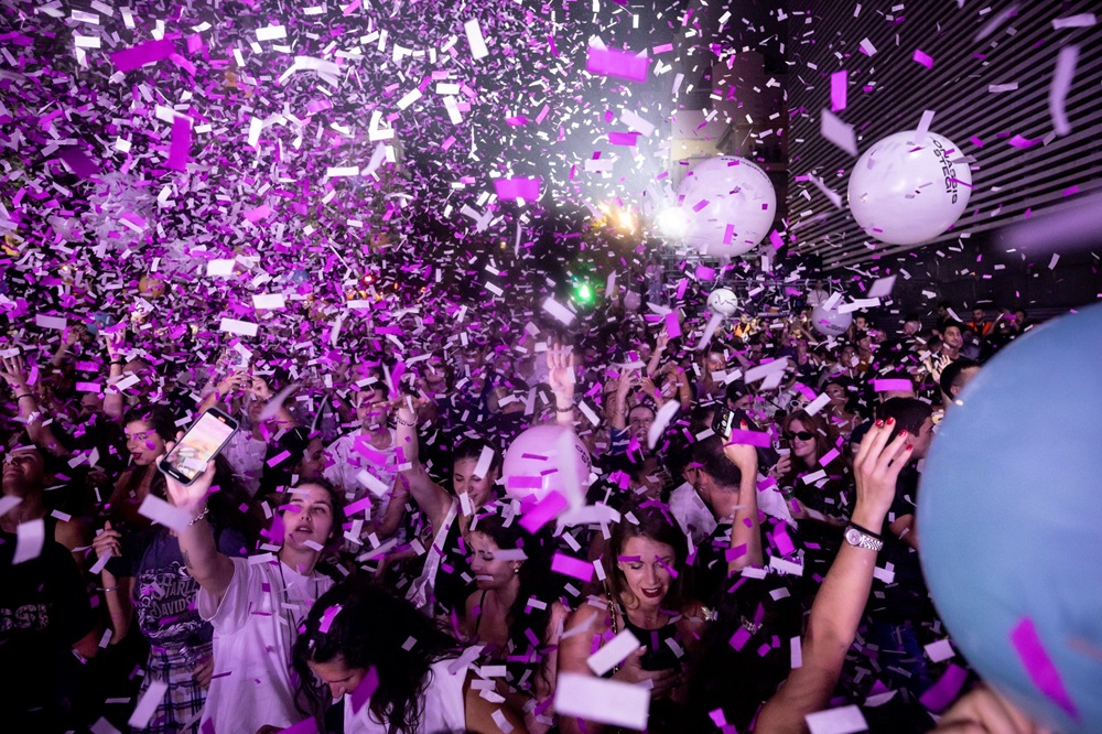 Stegi_Party_Pinelopi_Gerasimou_for_Onassis_St.width-2560_JMbNauSjajGmJWHh