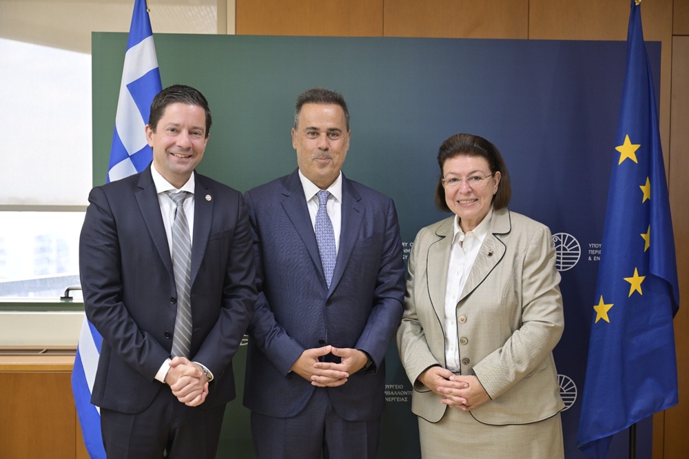 Ο Πρύτανης του ΕΚΠΑ Γεράσιμος Σιάσος, ο ΥΠΕΝ Σταύρος Παπασταύρου και η ΥΠΠΟ Λίνα Μενδώνη