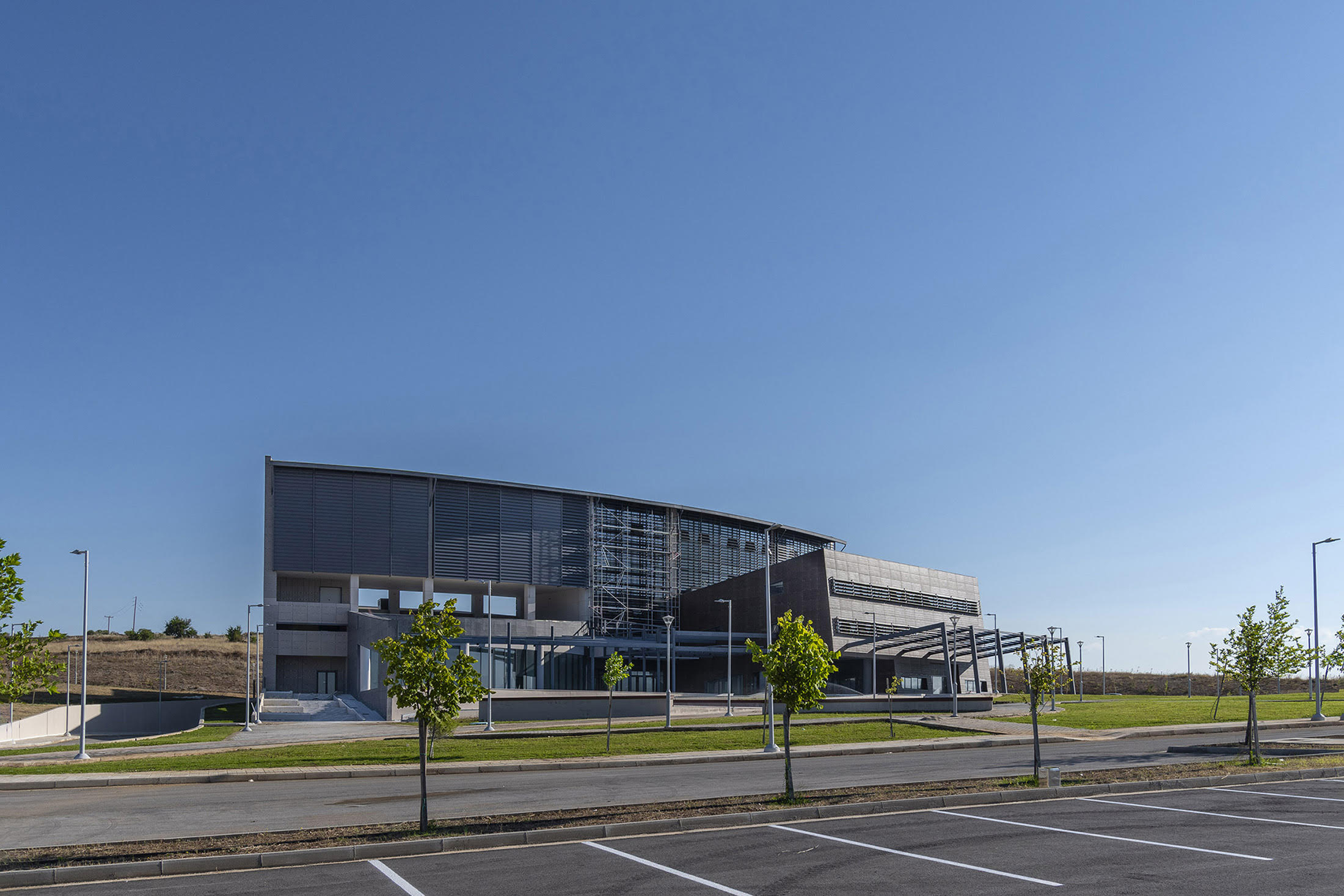 ADMINISTRATION_BUILDING(2)