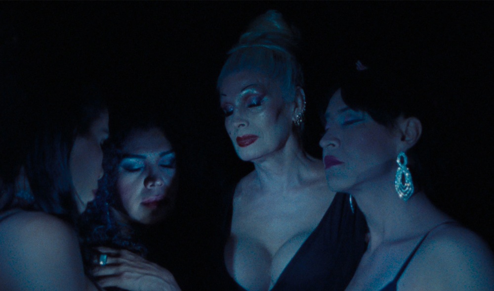 Pauline Curnier Jardin & Feel Good Cooperative, FIREFLIES (Lucciole), 2021