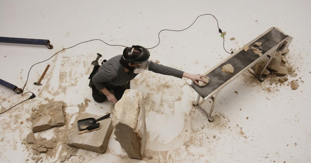 Amanda Bennetts, Carve Crevice from Grace, 2024, μονοκάναλο ψηφιακό βίντεο, έγχρωμο, στερεοφωνικός ήχος, διάρκεια: 11’. Ανάθεση από τη Sydney Opera House και Accessible Arts